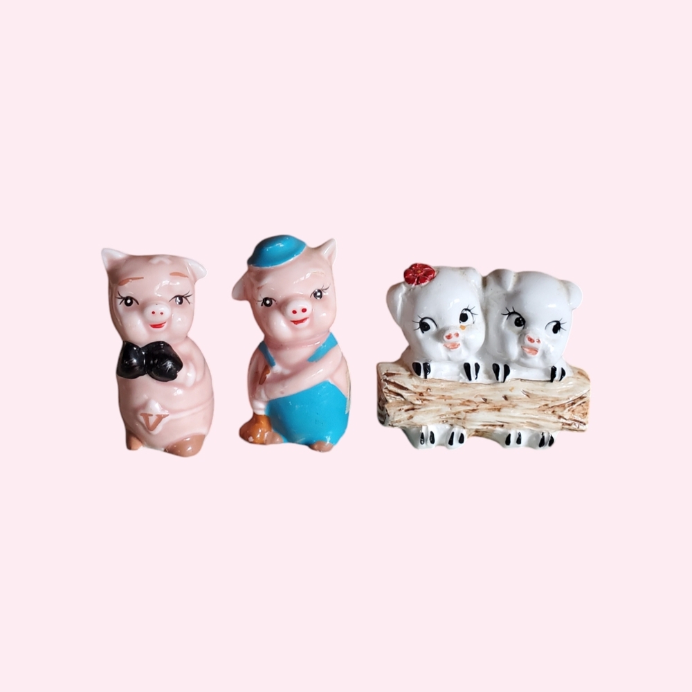 Small vintage pig figurines